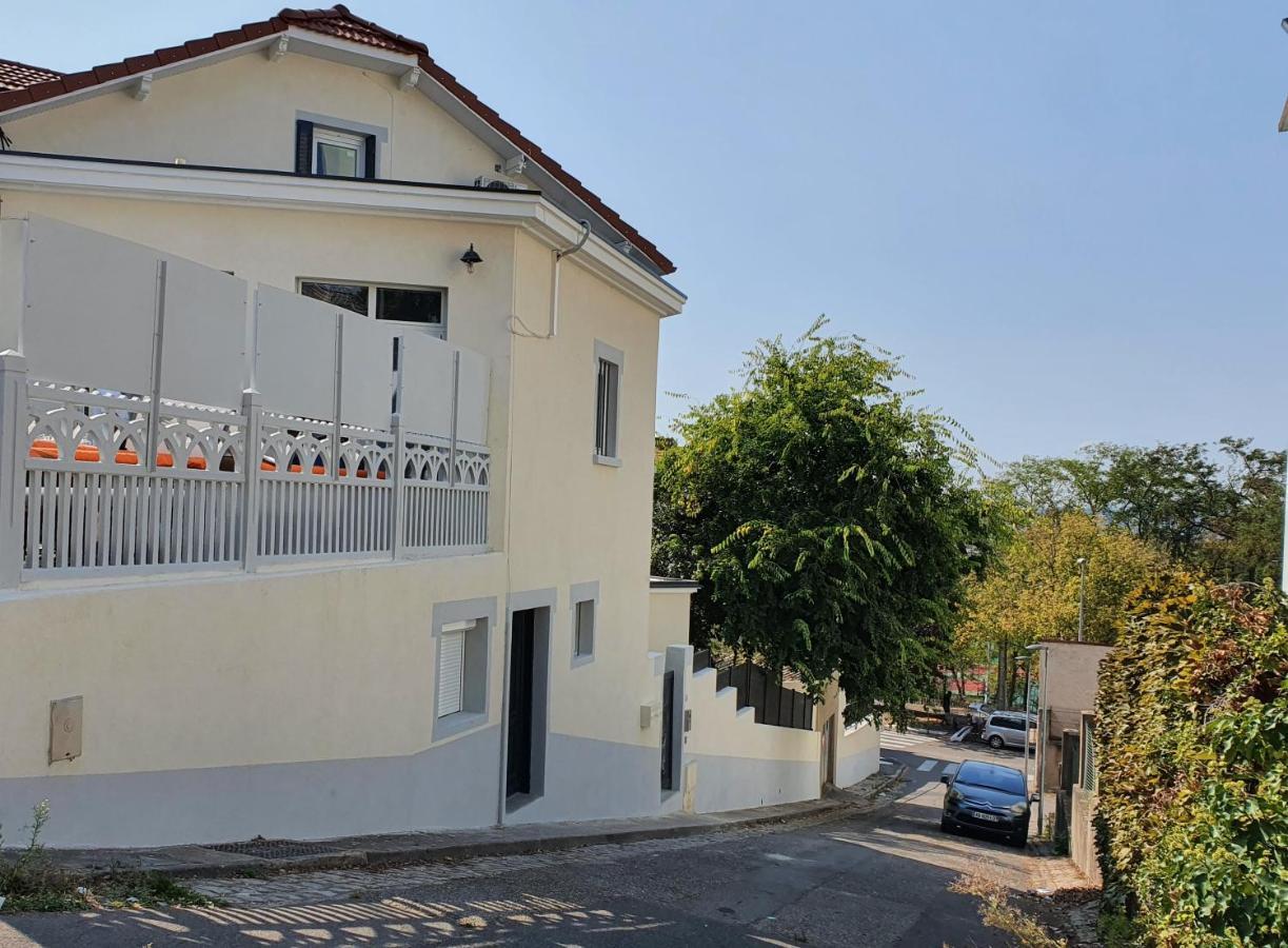 Stop Chez M Select Street # Qualite # Confort # Simplicite Saint-Fons Exterior foto